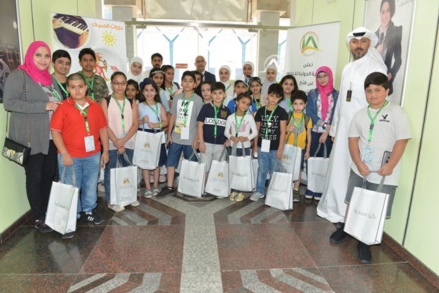 أبناء العاملين بشركة البترول الوطنية الكويتية في زيارة للأكاديمية الدولية للإعلام 